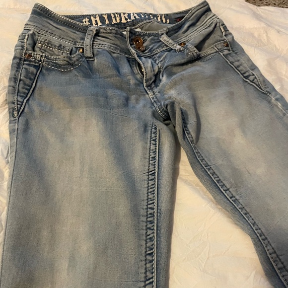 Women’s Soft and Stylish Hydraulic Jeans with small splits by the ankle - Picture 8 of 9